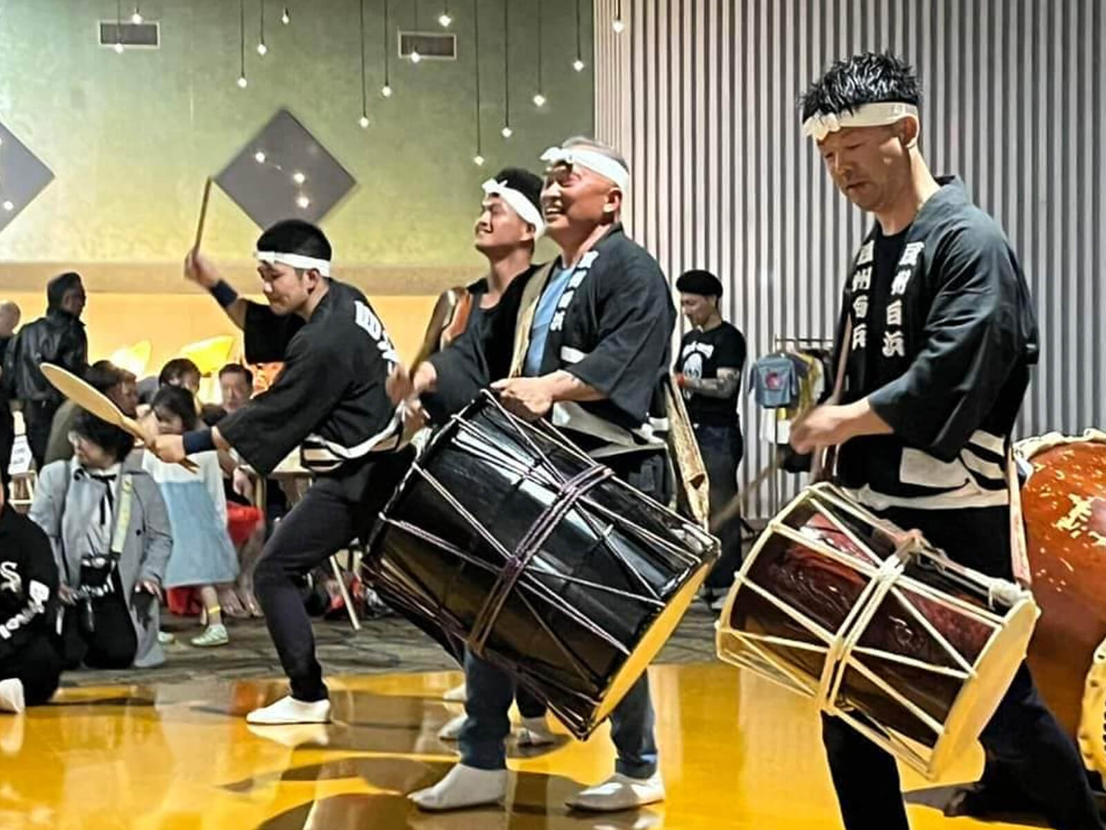 豆州白浜太鼓パフォーマンス